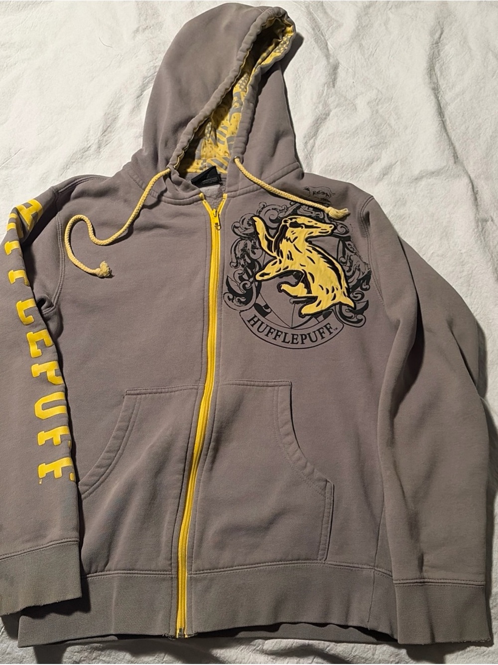 Wizarding World of Harry Potter Universal Studios Hufflepuff Zip-Up Hoodie